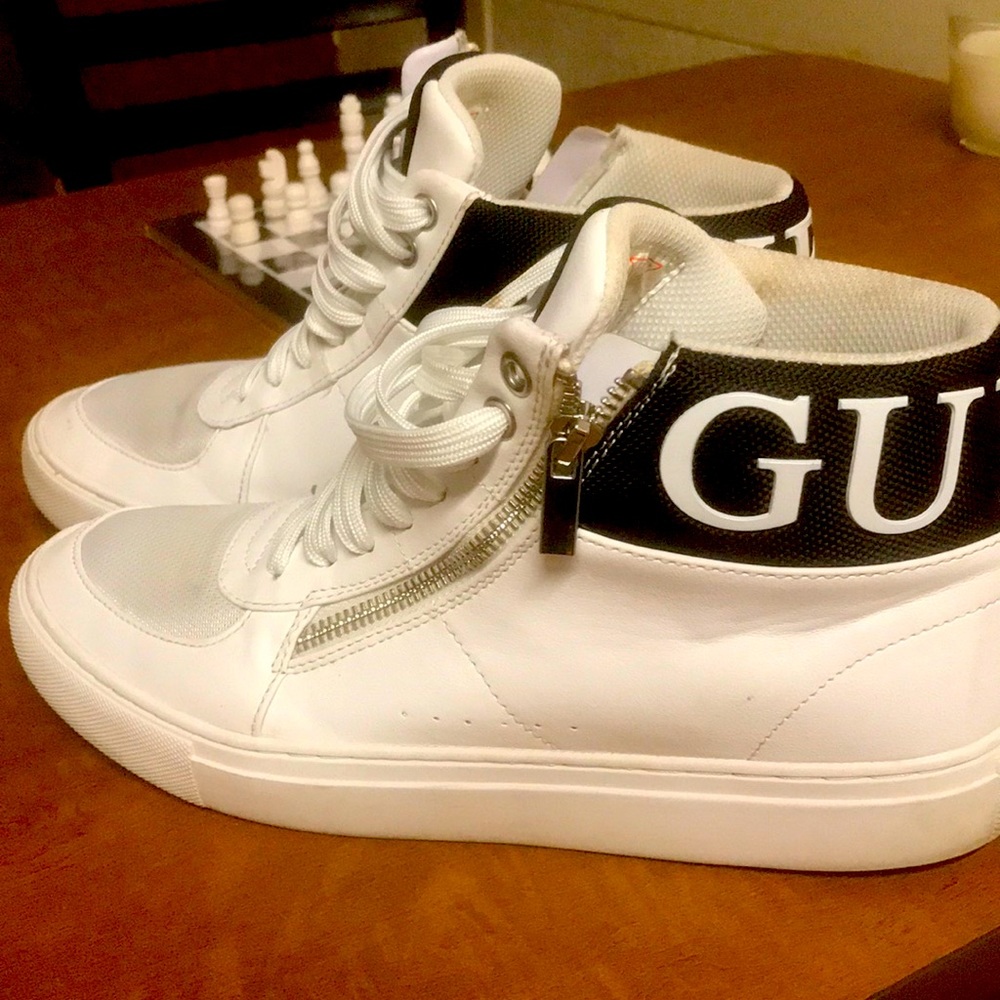 Guess shoes size 8 feels like 8 1/2.
